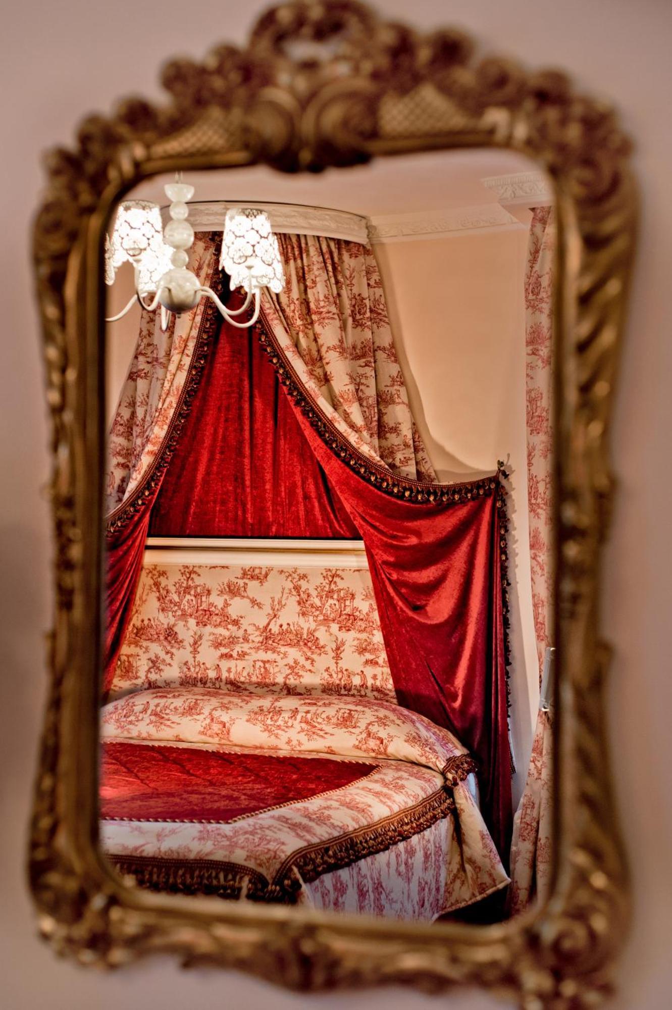 Royal City Hotel Kiev Bagian luar foto