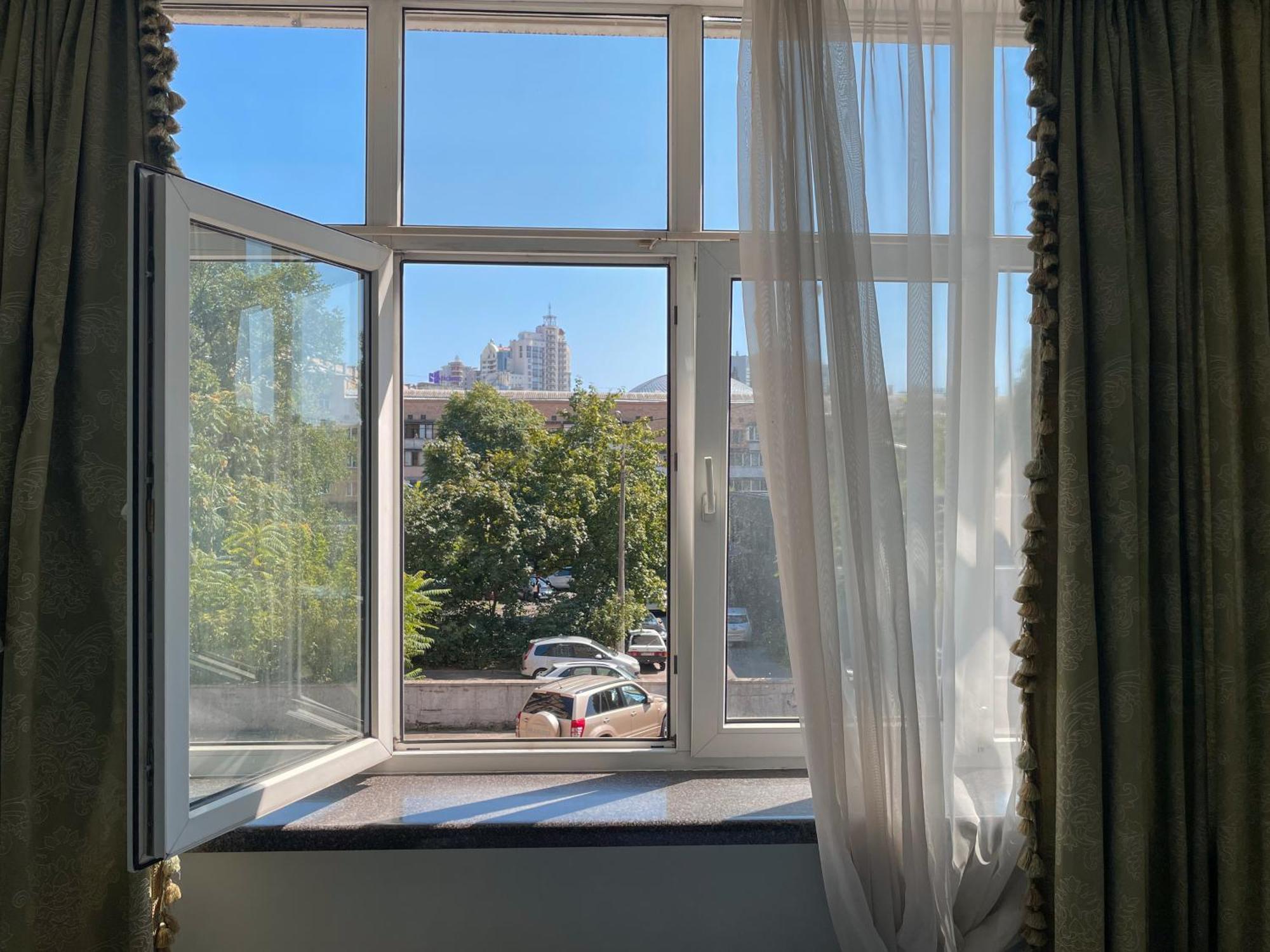 Royal City Hotel Kiev Bagian luar foto