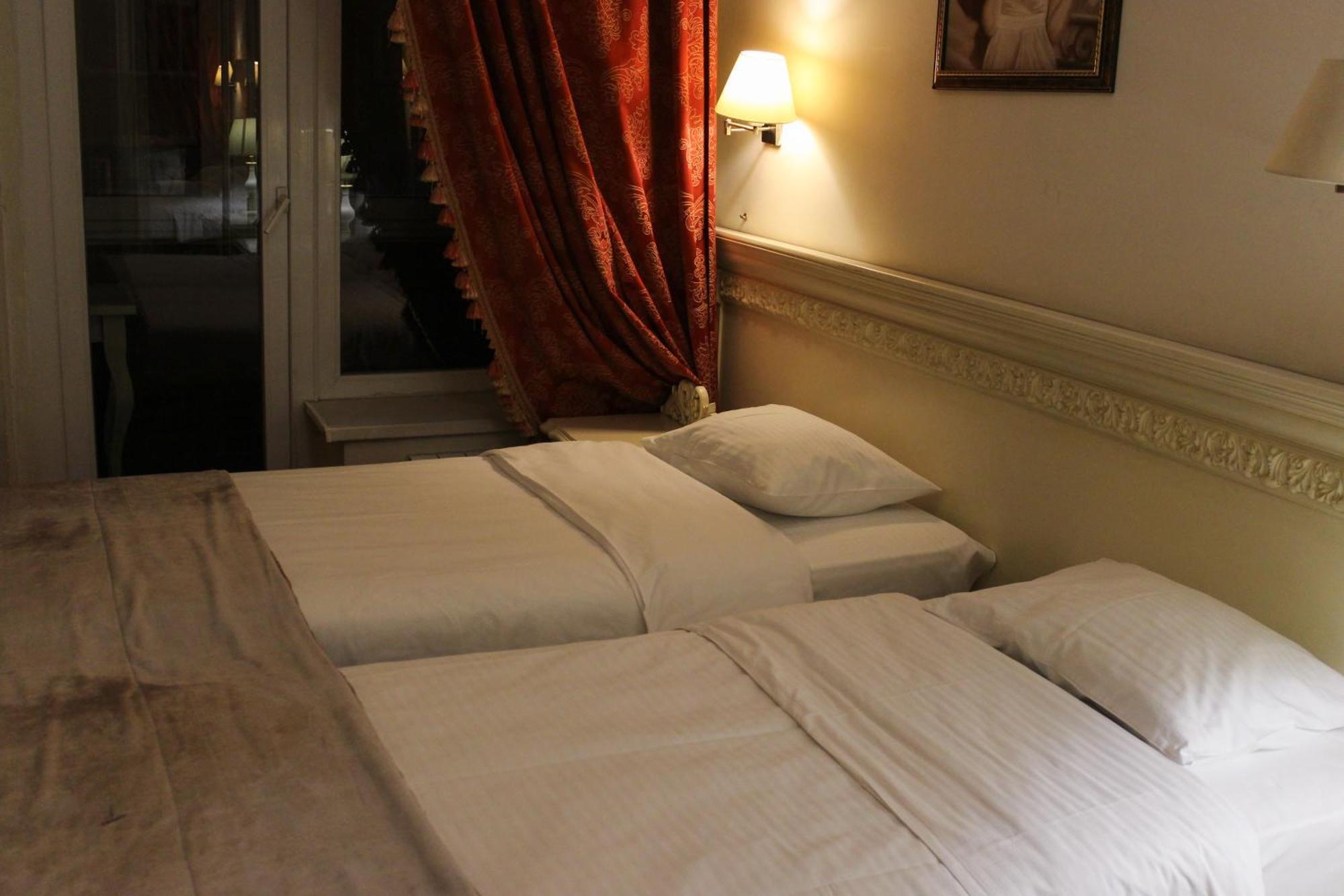 Royal City Hotel Kiev Ruang foto