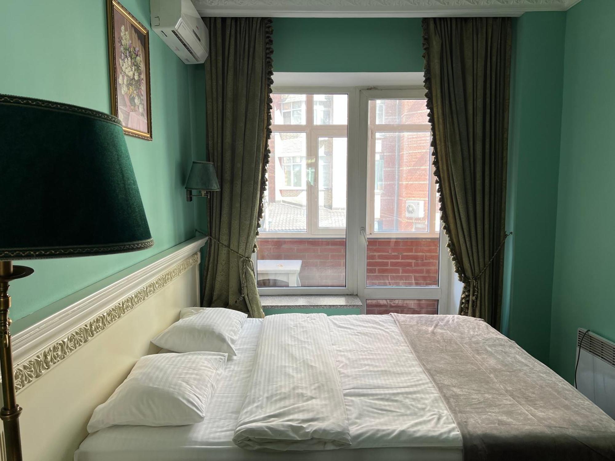 Royal City Hotel Kiev Bagian luar foto