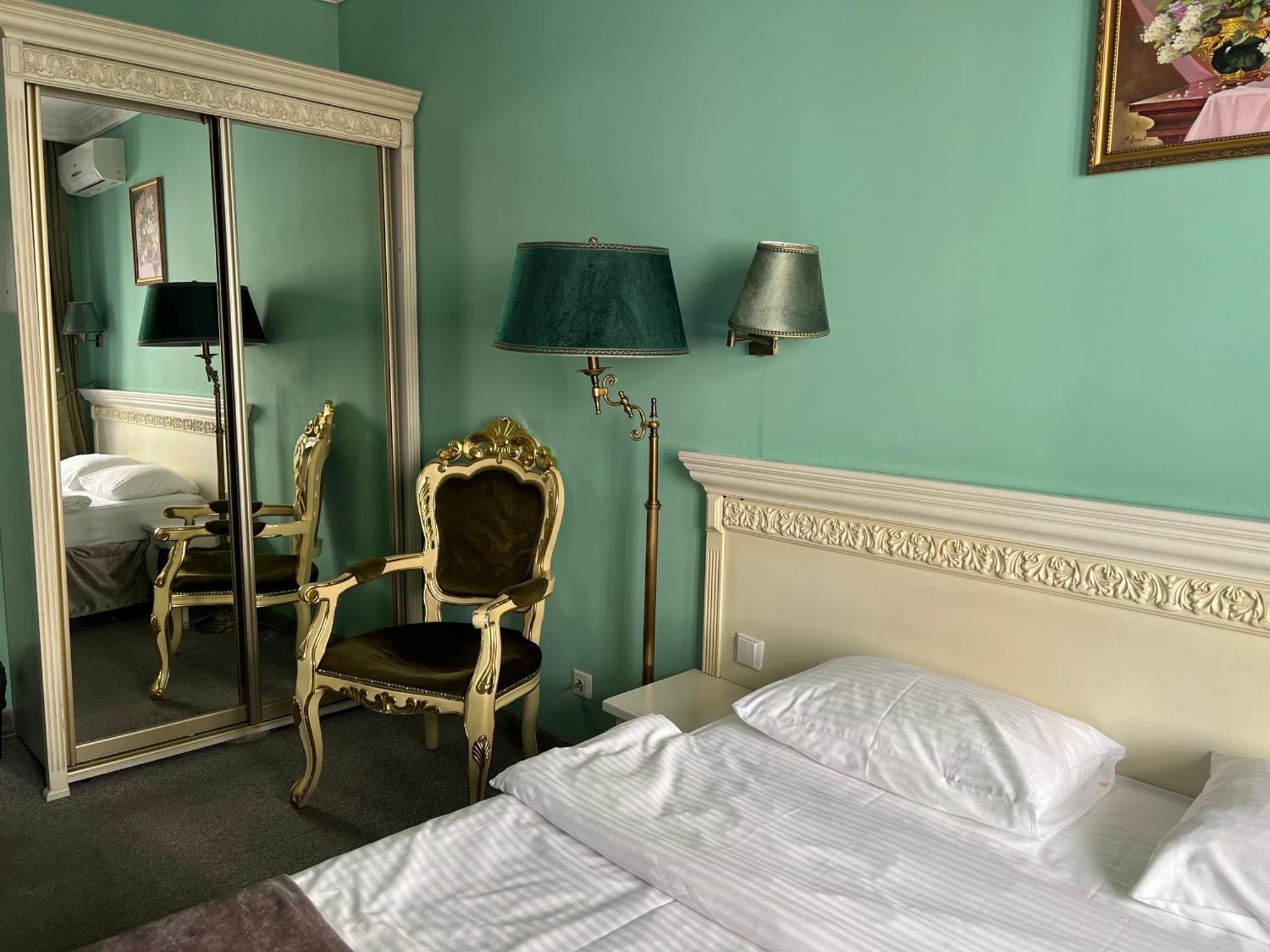 Royal City Hotel Kiev Ruang foto