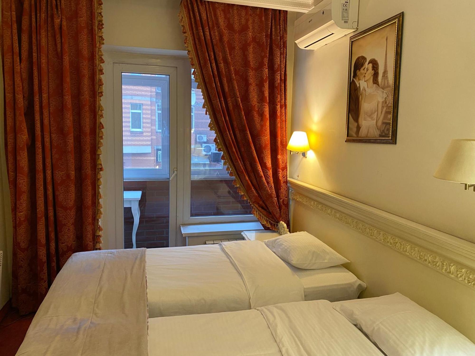 Royal City Hotel Kiev Bagian luar foto
