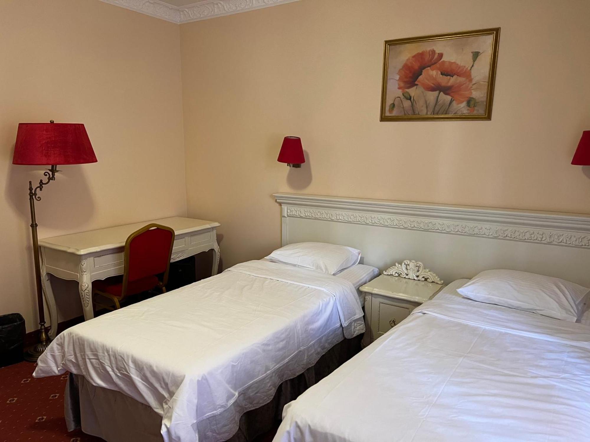 Royal City Hotel Kiev Bagian luar foto
